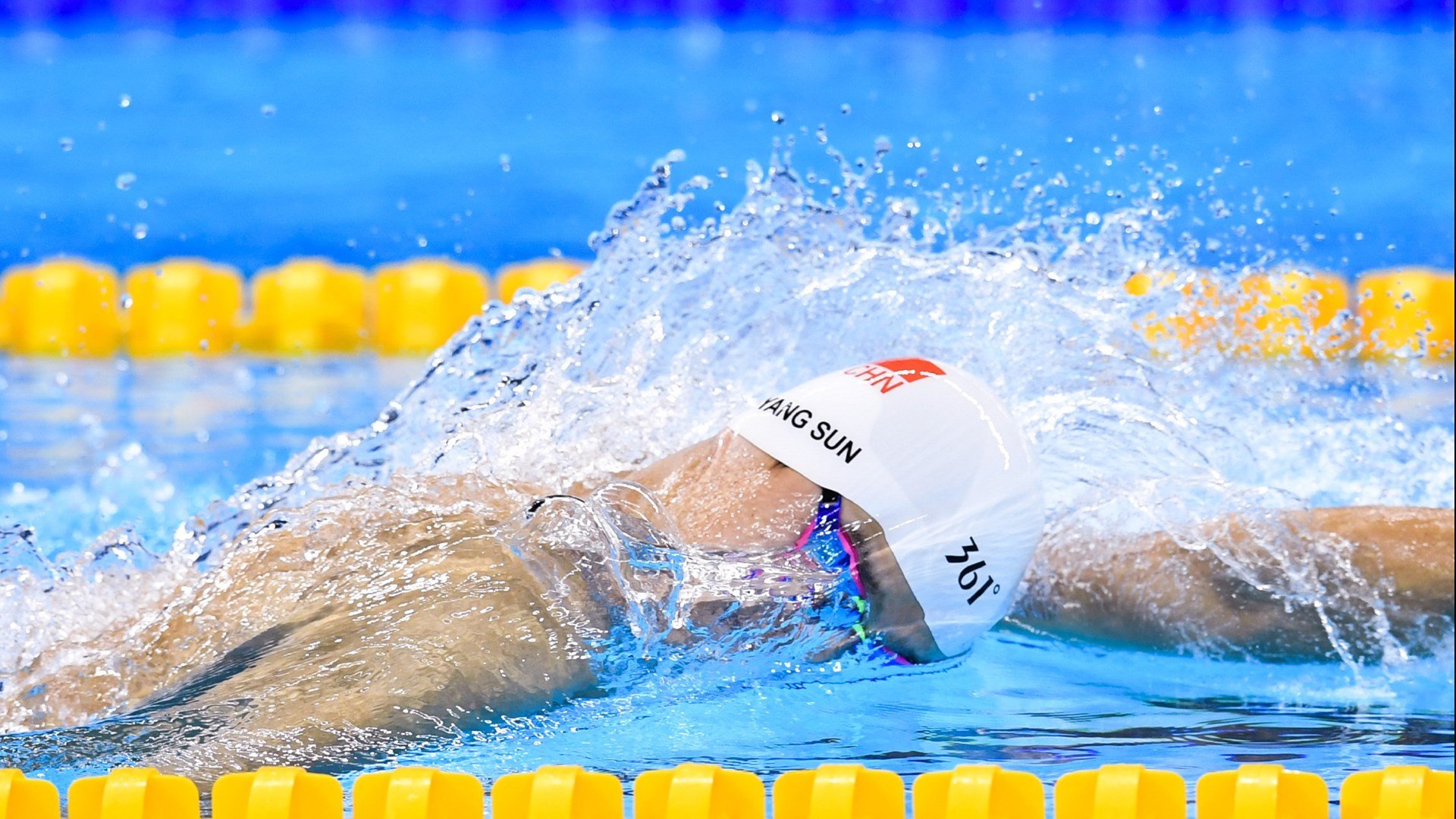 田径“后程追击挑战” 前半程故意落后后半程全力追